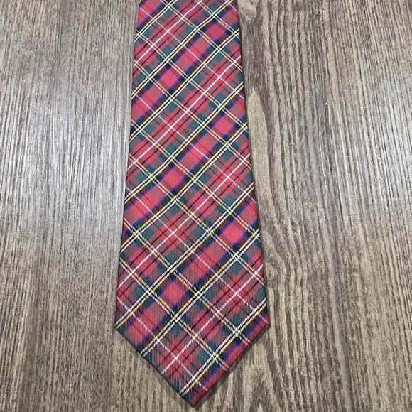 JOS A BANK Tie Mens Red Plaid Silk Necktie 68"x3.5" Luxury Preppy Holiday Office - Picture 1 of 3